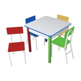 Mesa Infantil com 4 Cadeiras de Ferro UltimaX 0,52 x 0,62 x 0,70
